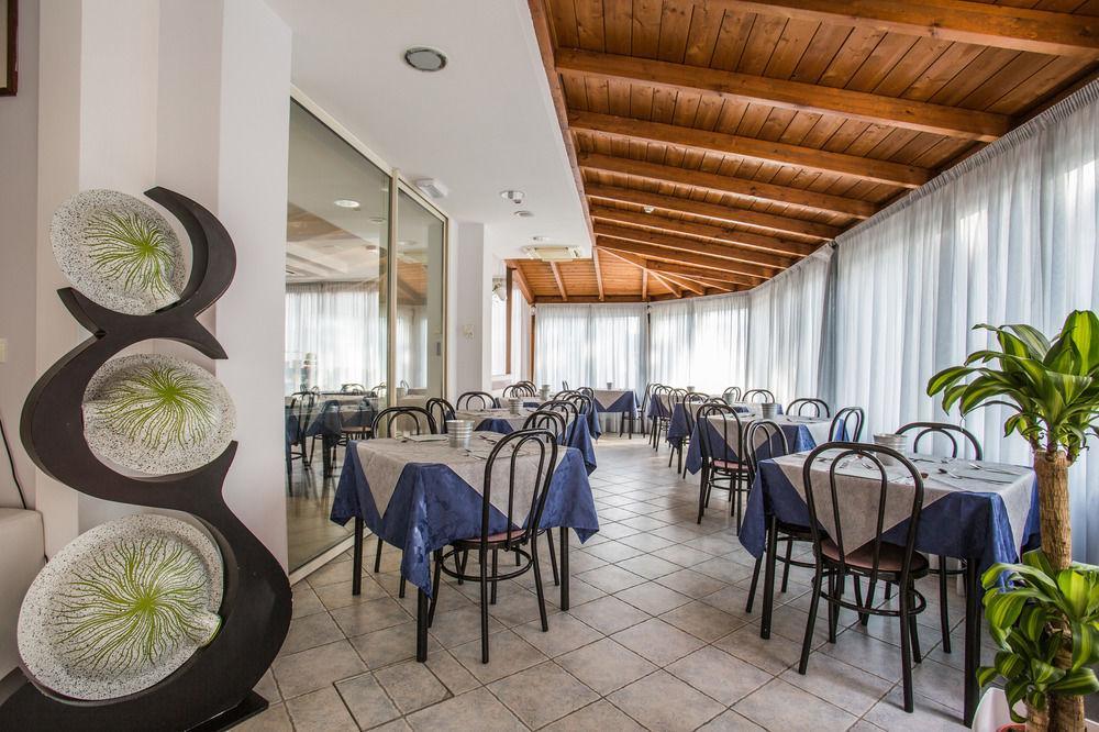 Hotel Nancy Rimini Exterior foto