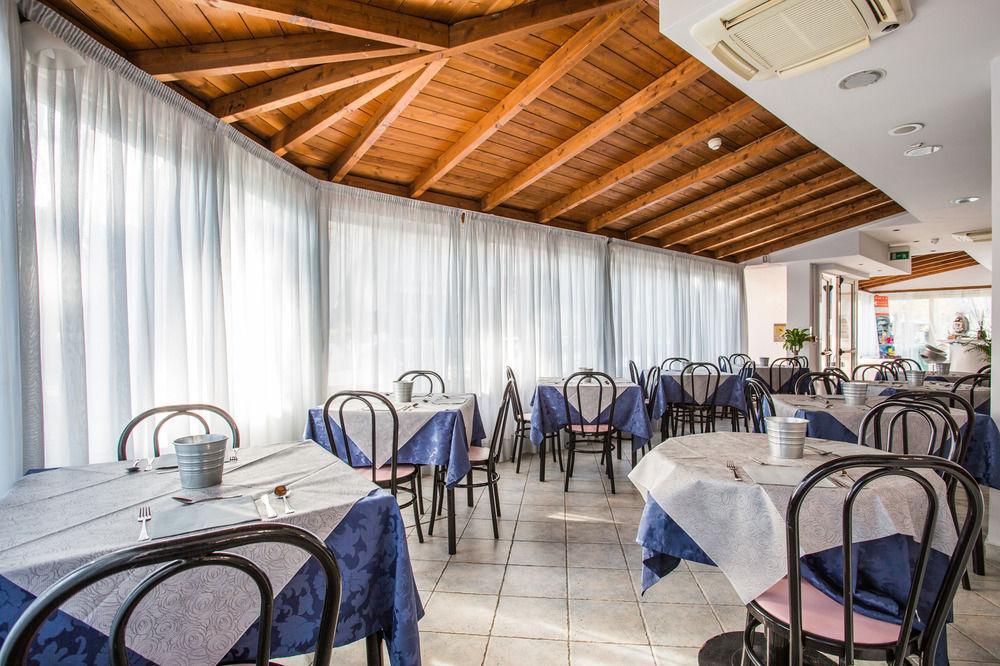 Hotel Nancy Rimini Exterior foto